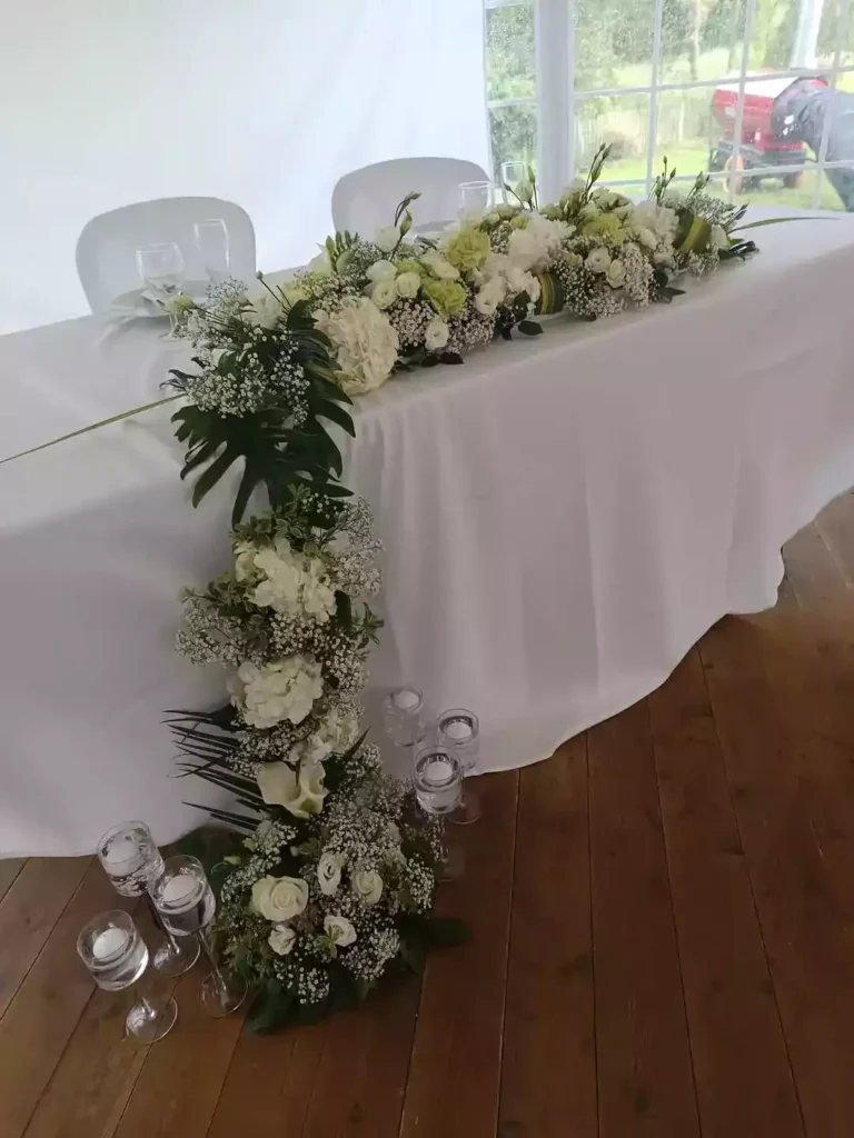 Centre de table en fleurs naturelles